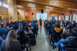 Educación continúa fortaleciendo la alfabetización inicial docente en Santa Cruz