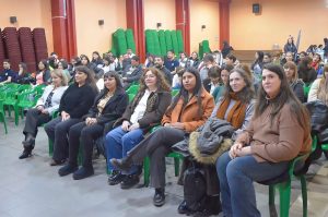 Educación continúa fortaleciendo la alfabetización inicial docente en Santa Cruz