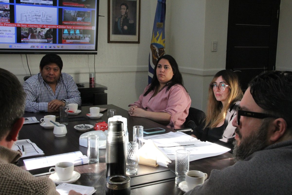 Santa Cruz fortalece el mantenimiento de las escuelas con un trabajo coordinado entre Economía e IDUV