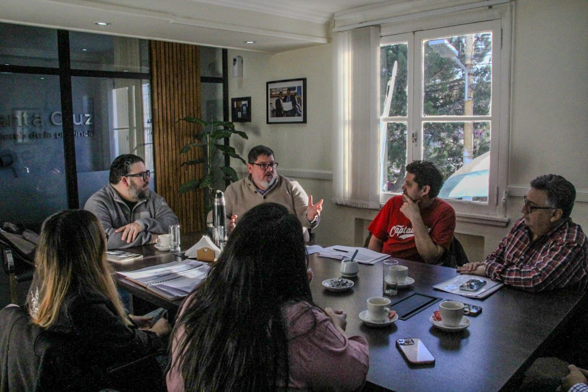 Santa Cruz fortalece el mantenimiento de las escuelas con un trabajo coordinado entre Economía e IDUV