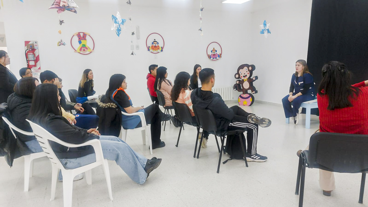 Charla sobre nutrición de primera infancia en el CDI Poicu Nuque de Piedra Buena