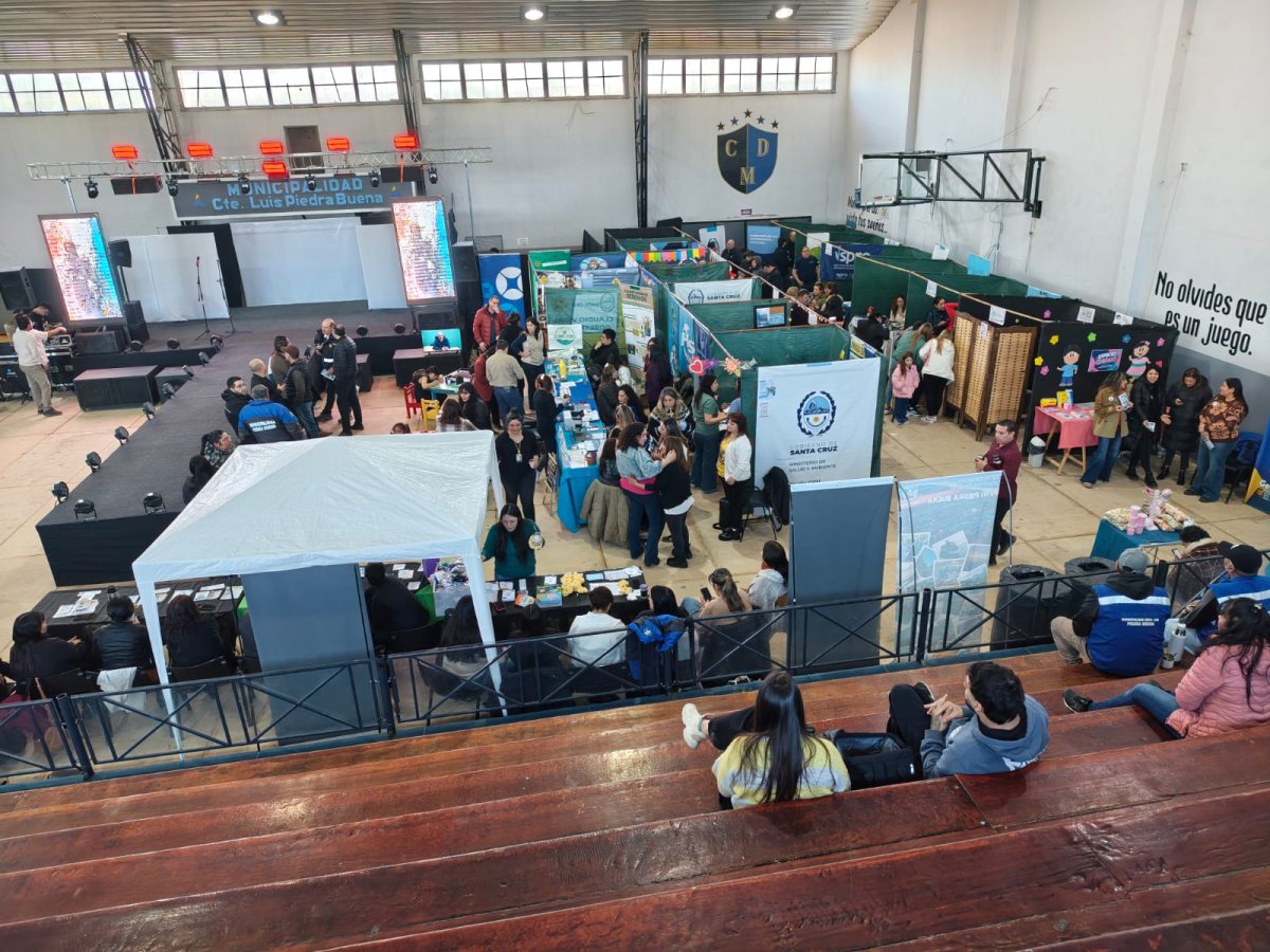 Medio Ambiente: Presente en la jornada de "Viva Barrio - Somos Comunidad" en Piedra Buena