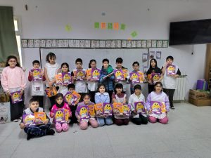Distribución de libros pedagógicos en escuelas primarias de toda la provincia