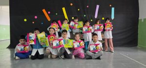 Distribución de libros pedagógicos en escuelas primarias de toda la provincia