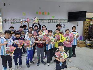 Distribución de libros pedagógicos en escuelas primarias de toda la provincia