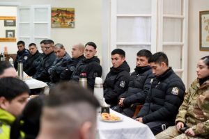 Vidal inició una ronda de diálogo directo con las fuerzas de seguridad de Santa Cruz 