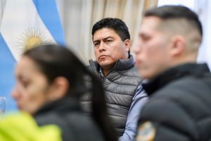 Vidal inició una ronda de diálogo directo con las fuerzas de seguridad de Santa Cruz 
