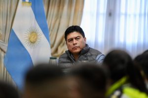 Vidal inició una ronda de diálogo directo con las fuerzas de seguridad de Santa Cruz 