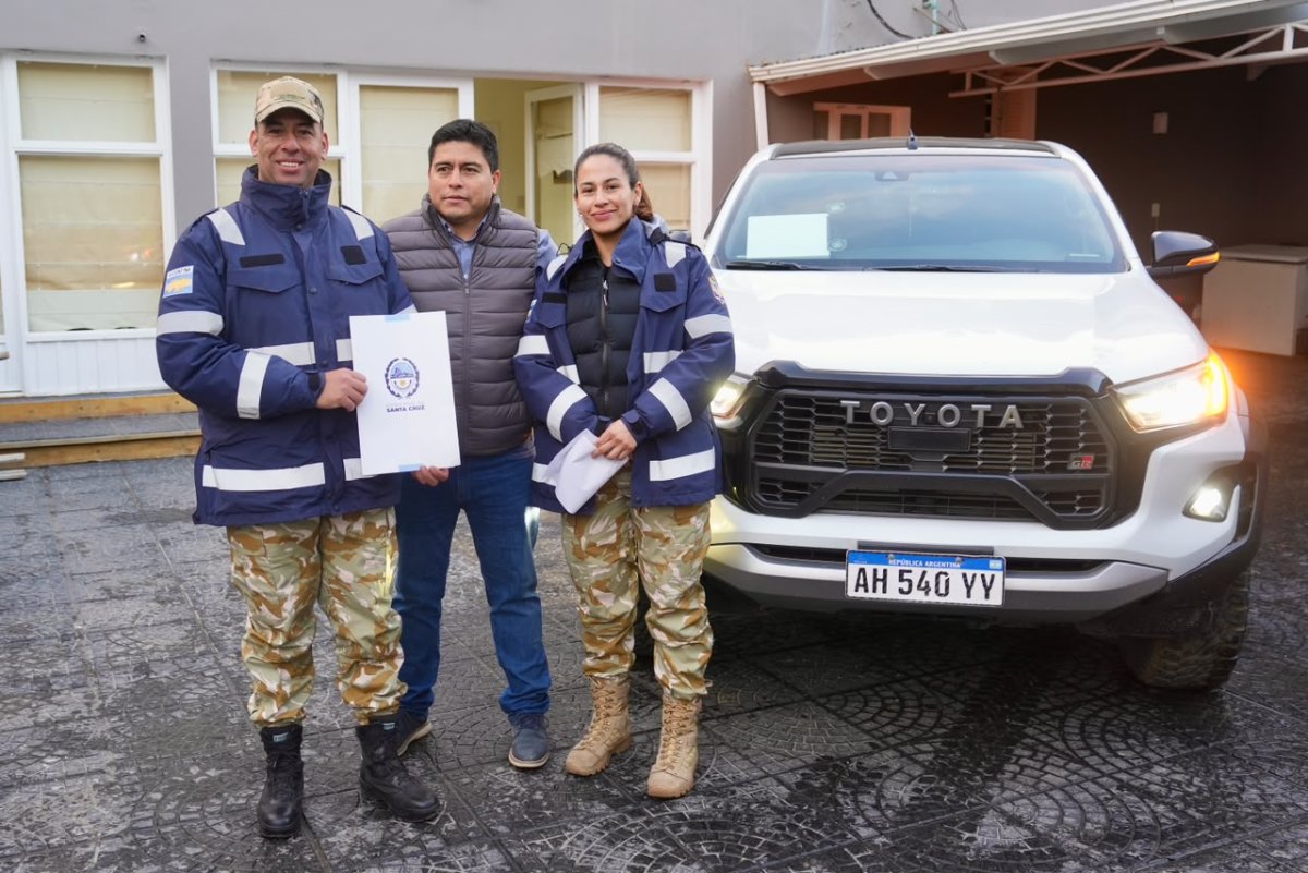 Vidal inició una ronda de diálogo directo con las fuerzas de seguridad de Santa Cruz