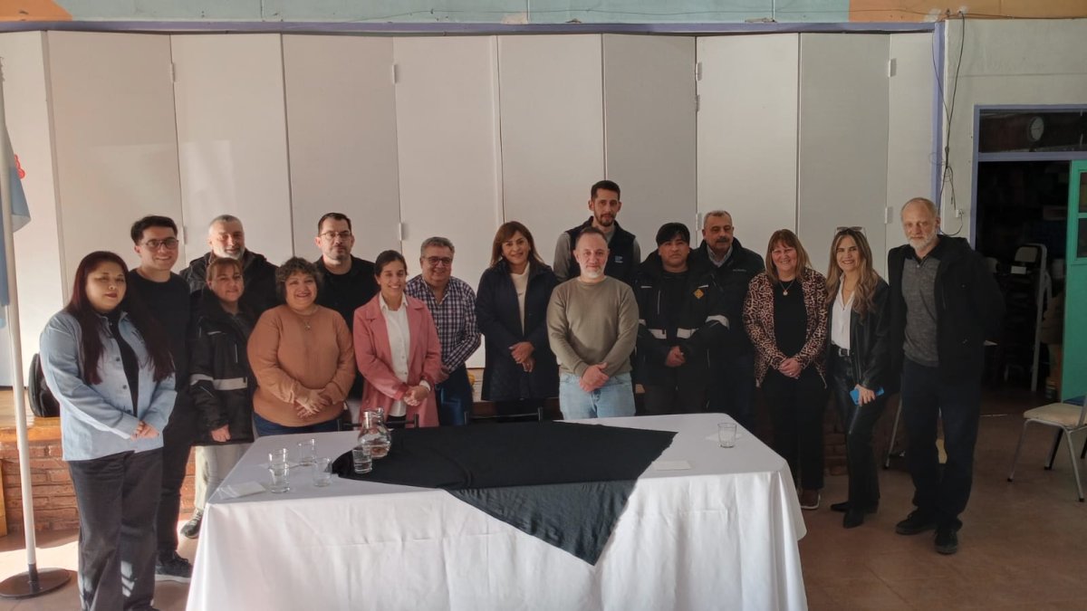 El IDUV realizó la apertura de sobres para refacciones en la Escuela Industrial de 28 de Noviembre