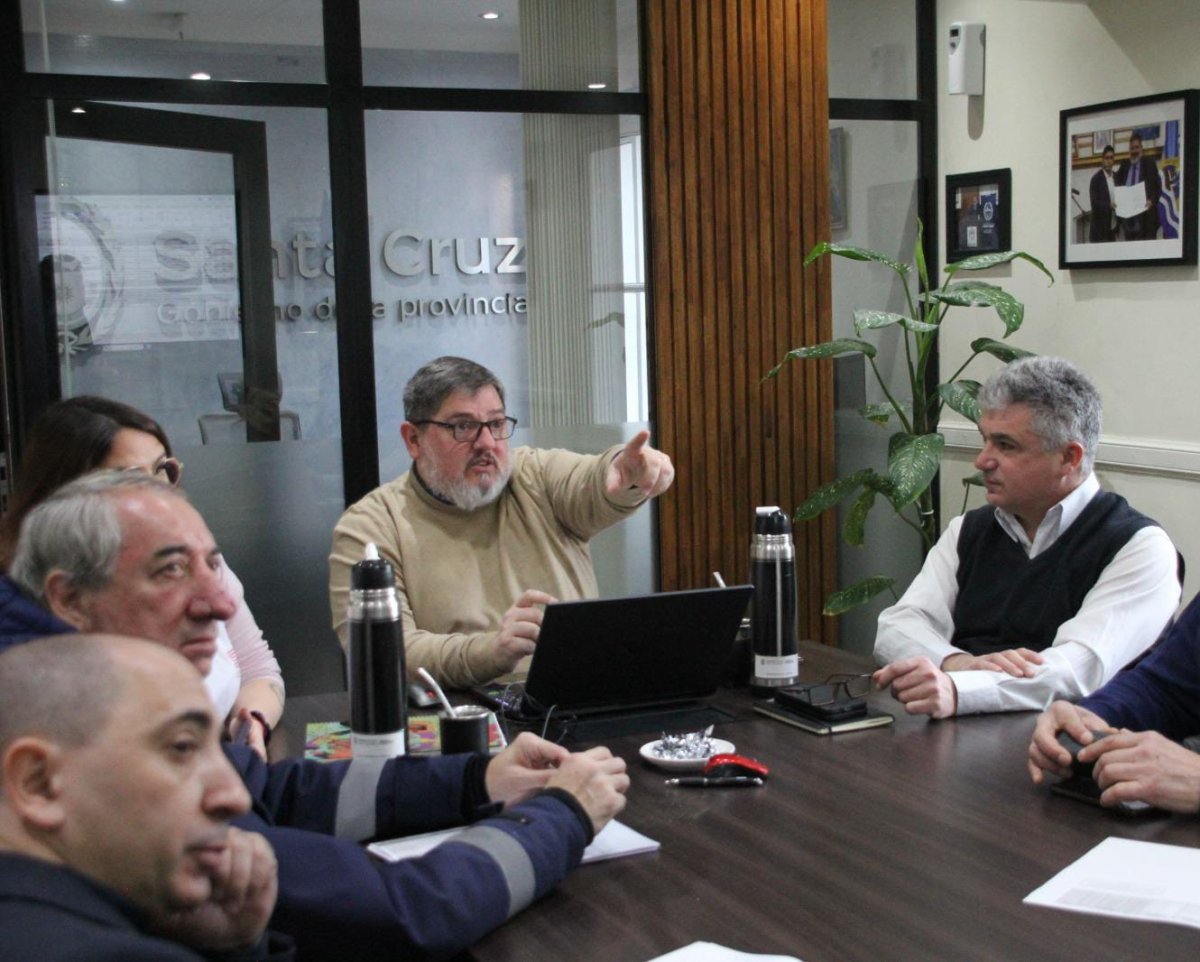 El Gobierno Provincial y Servicios Públicos evaluaron el seguimiento de obras estratégicas y el ordenamiento financiero