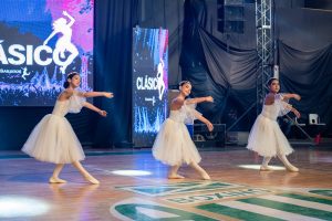 La Escuela Provincial de Danzas brilló en el certamen de diferentes danzas