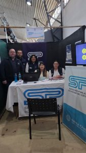 Servicios Públicos acercó atención comercial y asesoramiento a los vecinos de Piedra Buena en el programa “Viva Barrio”