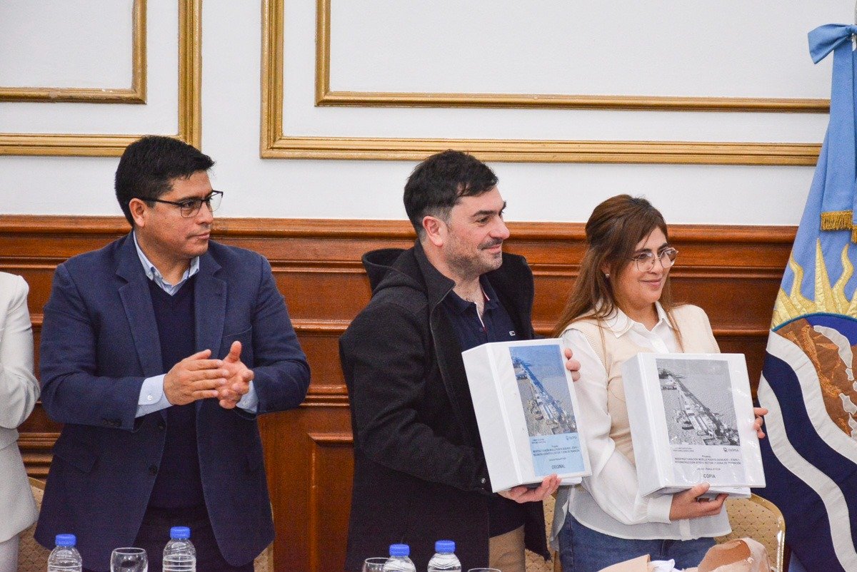 Verónica Serra: “El puerto es el motor económico de Puerto Deseado y esta obra es un beneficio para toda la comunidad”