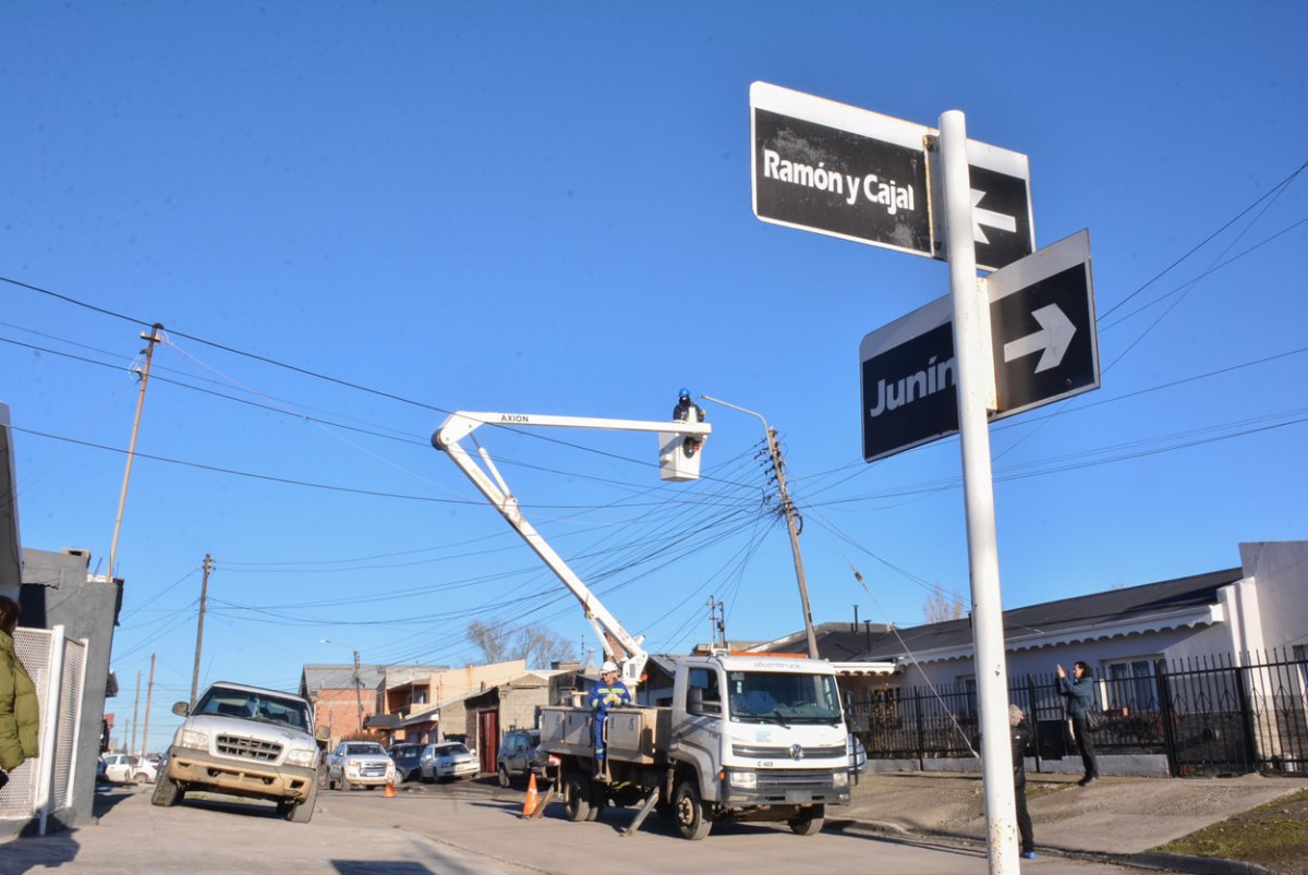 Servicios Públicos comenzó en Río Gallegos con el recambio de luminarias LED