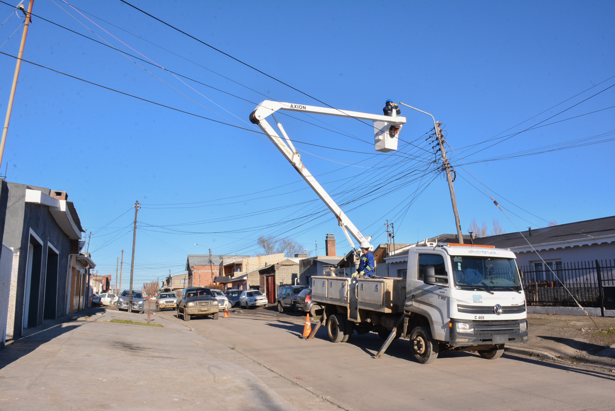 Servicios Públicos comenzó en Río Gallegos con el recambio de luminarias LED