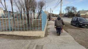 Realizan trabajos de mantenimiento y limpieza en establecimientos educativos de Caleta Olivia 