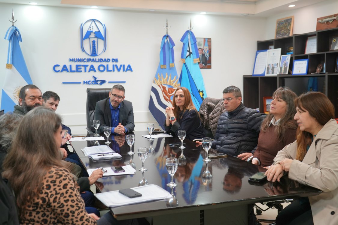 Autoridades provinciales llevaron respuestas al Municipio de Caleta Olivia por el sector pesquero