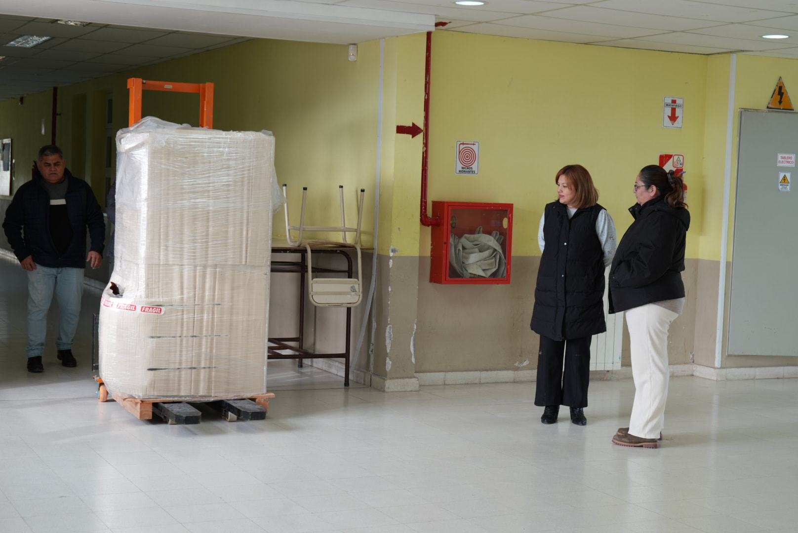 Se entregaron dos nuevos equipos de calefacción en la Escuela Industrial N°7 de Las Heras