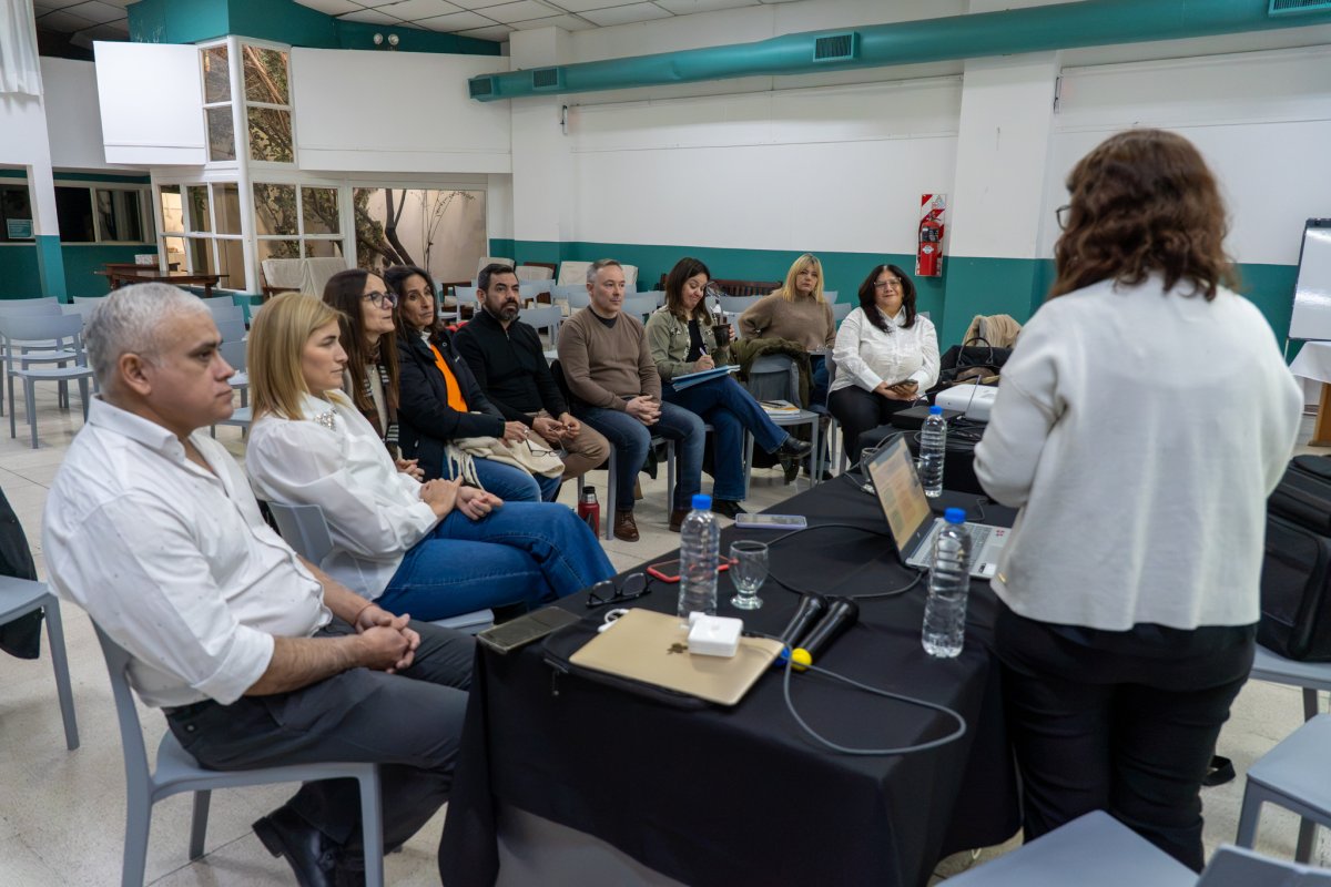 Se realizó una mesa de trabajo para fortalecer las prácticas de alfabetización en las aulas