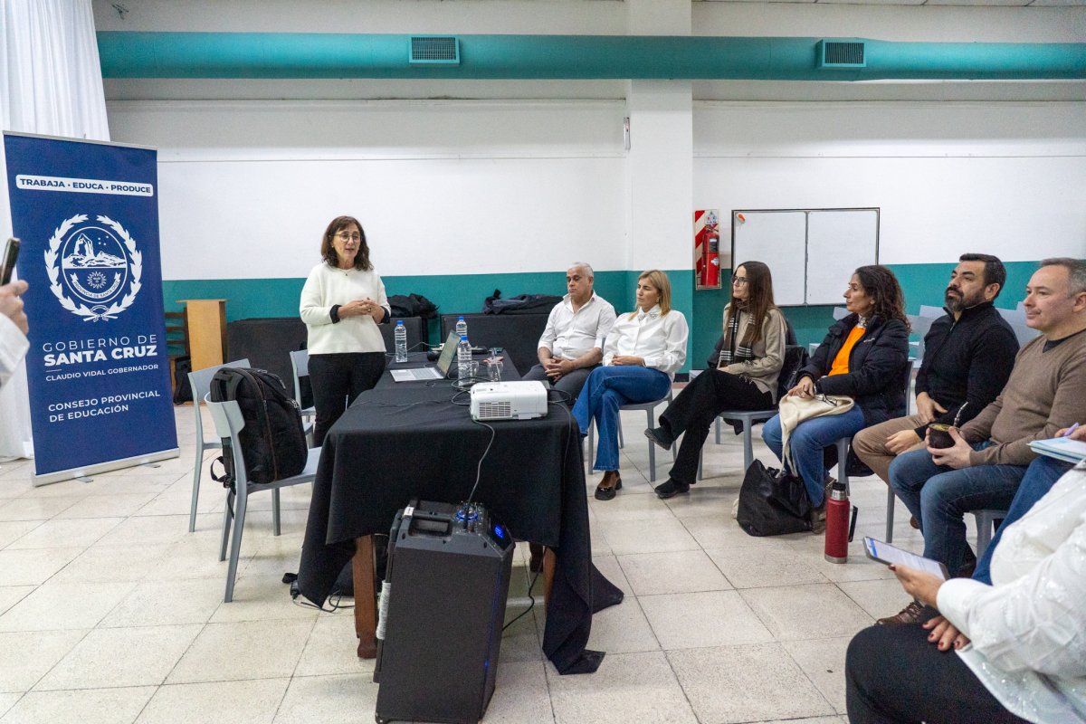 Se realizó una mesa de trabajo para fortalecer las prácticas de alfabetización en las aulas