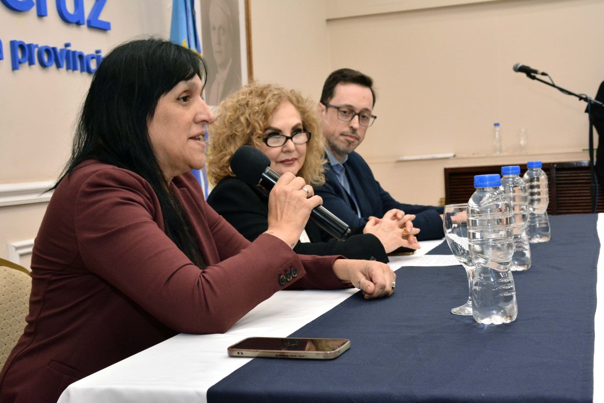 Santa Cruz lanzó una capacitación para voluntarios con herramientas de intervención social