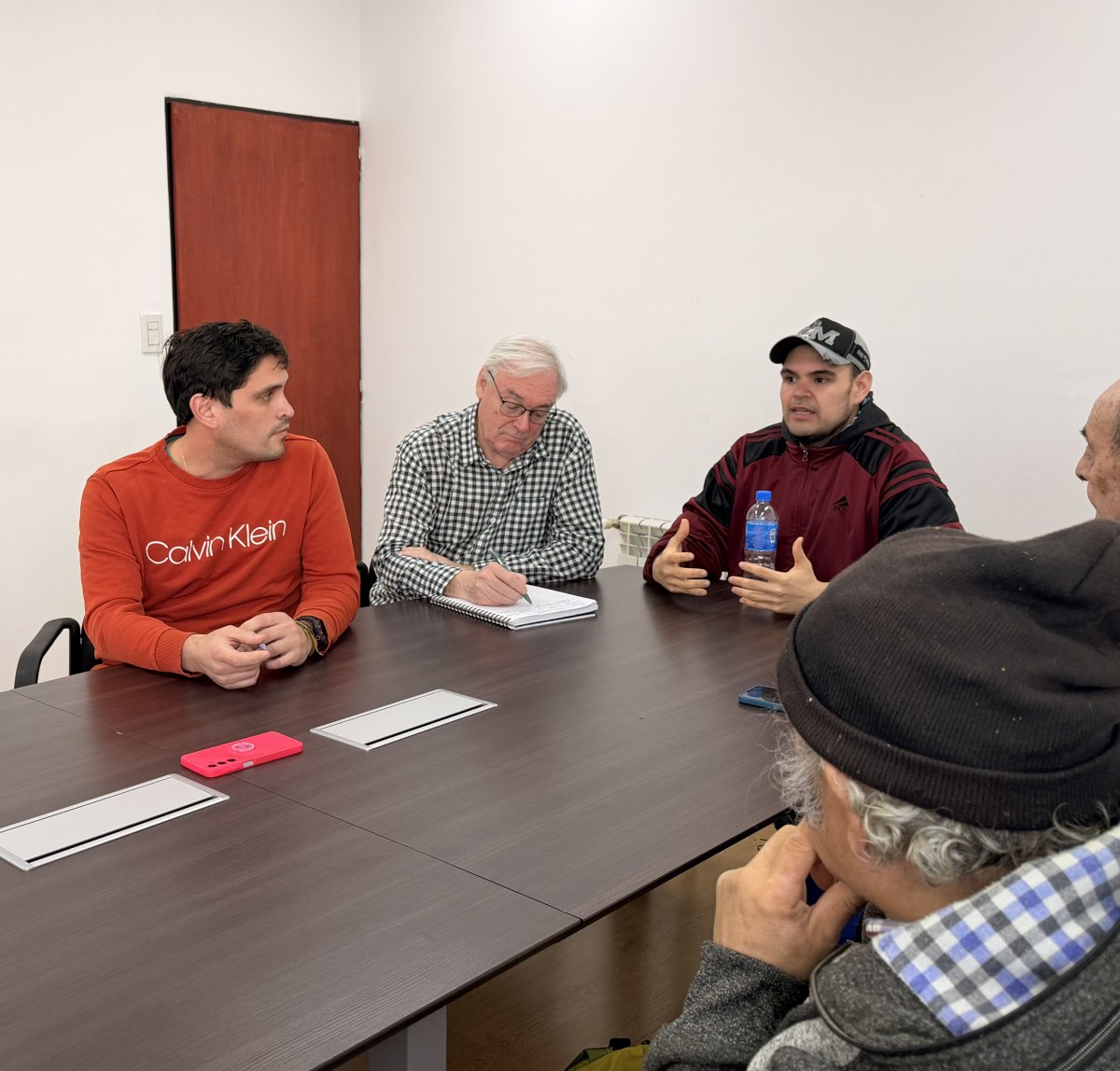 “Abrimos las puertas a todos los grupos de adultos mayores: no existe desalojo”
