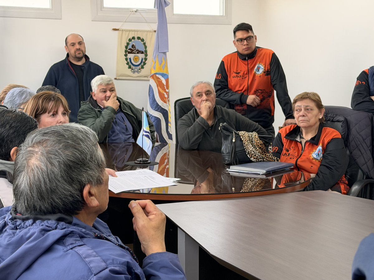 “Abrimos las puertas a todos los grupos de adultos mayores: no existe desalojo”