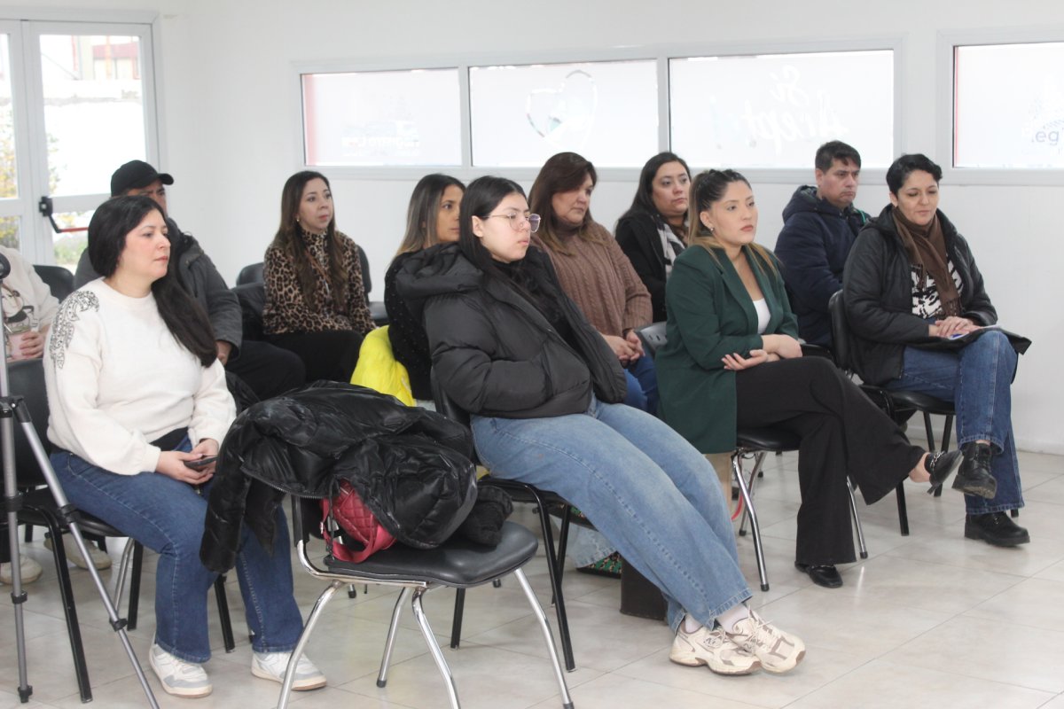 Santa Cruz fortalece el acompañamiento a las familias que transitan procesos de adopción