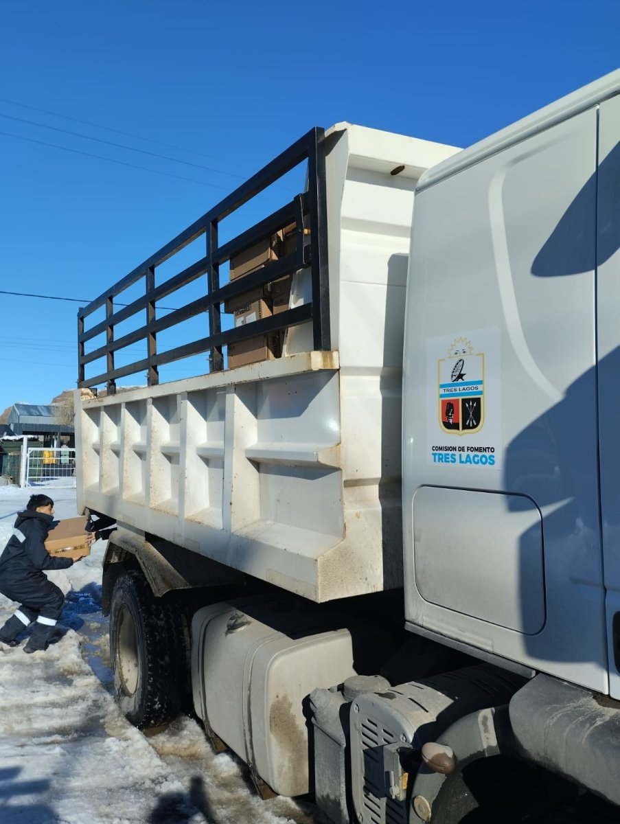 La colocación de estas luminarias brindará mayor visibilidad y seguridad a El Chaltén.