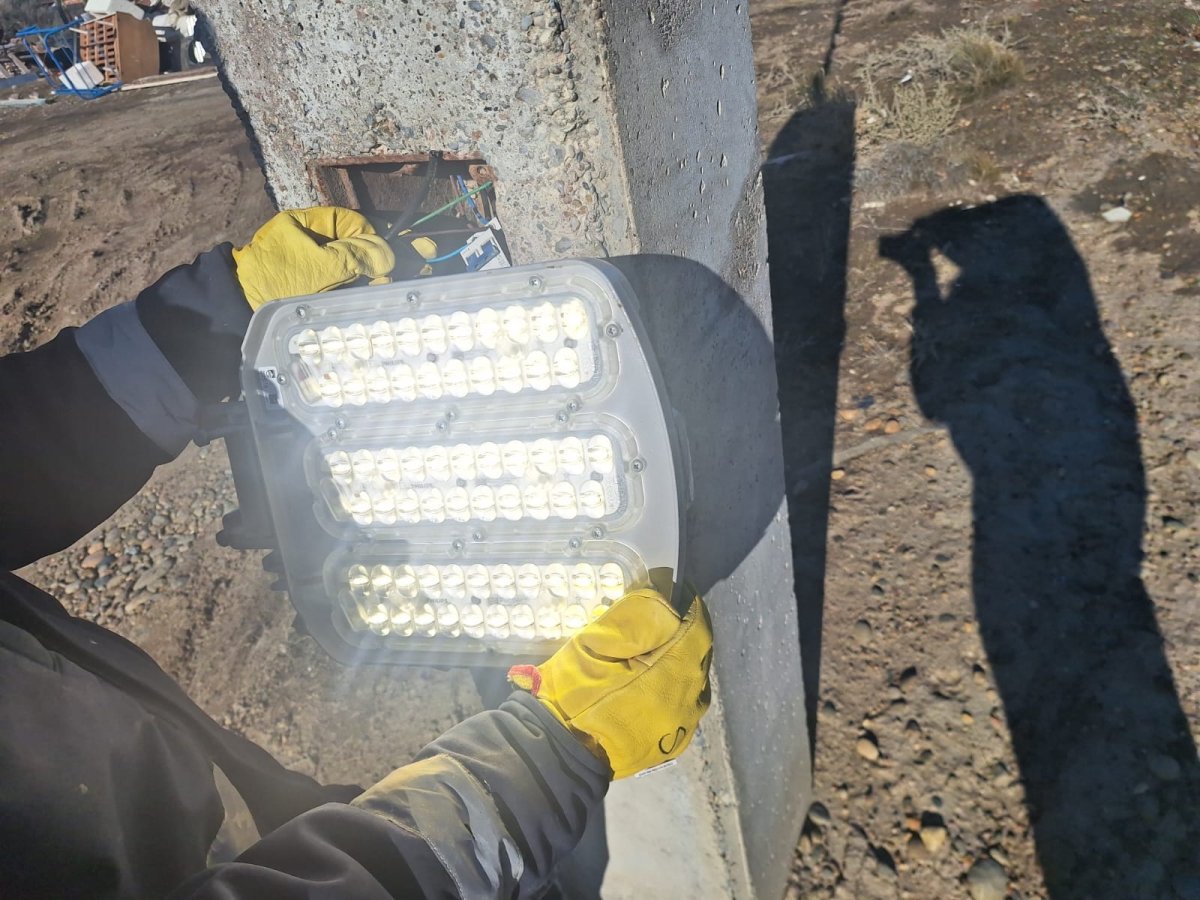 El Plan de Alumbrado LED avanza con nuevas instalaciones en El Chaltén y Puerto Santa Cruz