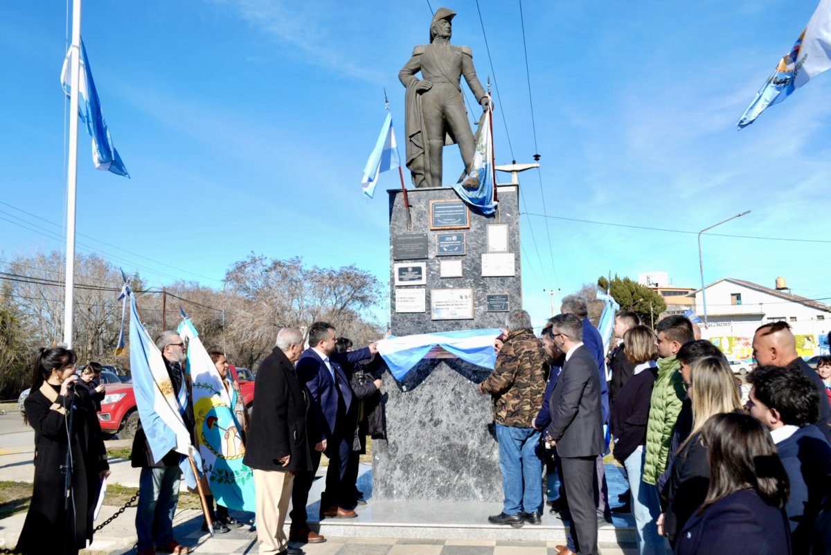 Educación conmemoró el 176° aniversario del Paso a la Inmortalidad del General José de San Martín en Caleta Olivia