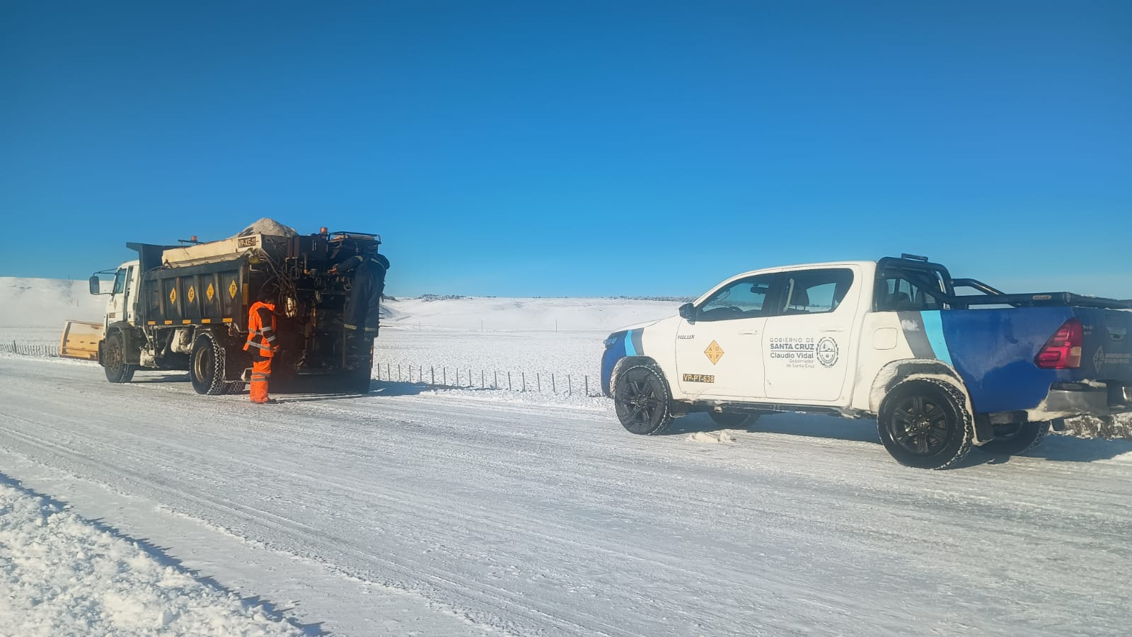 Vialidad Provincial refuerza las tareas de despeje de nieve en la red vial de 28 de Noviembre