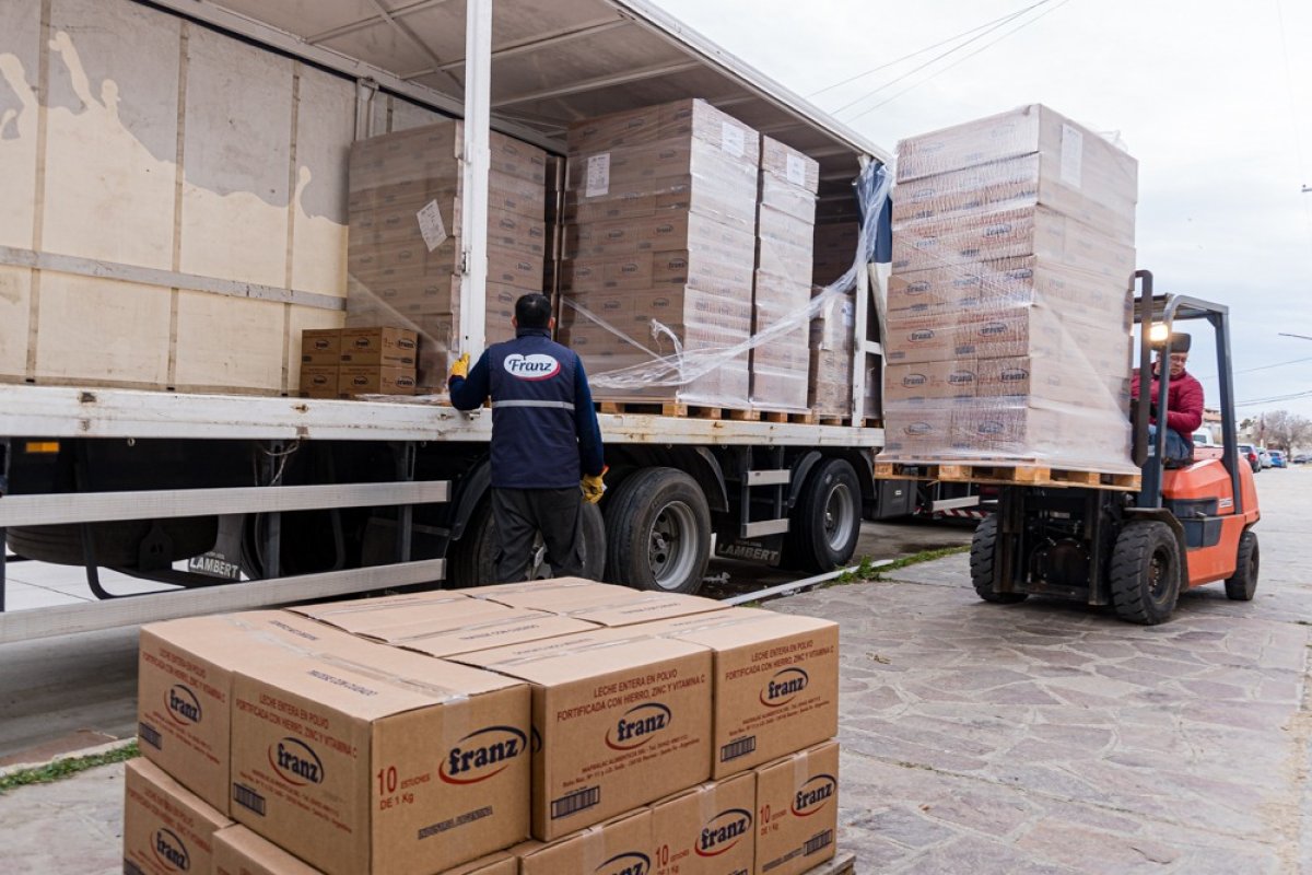 El Gobierno Provincial fortalece el abastecimiento de leche fortificada en hospitales de la Zona Norte