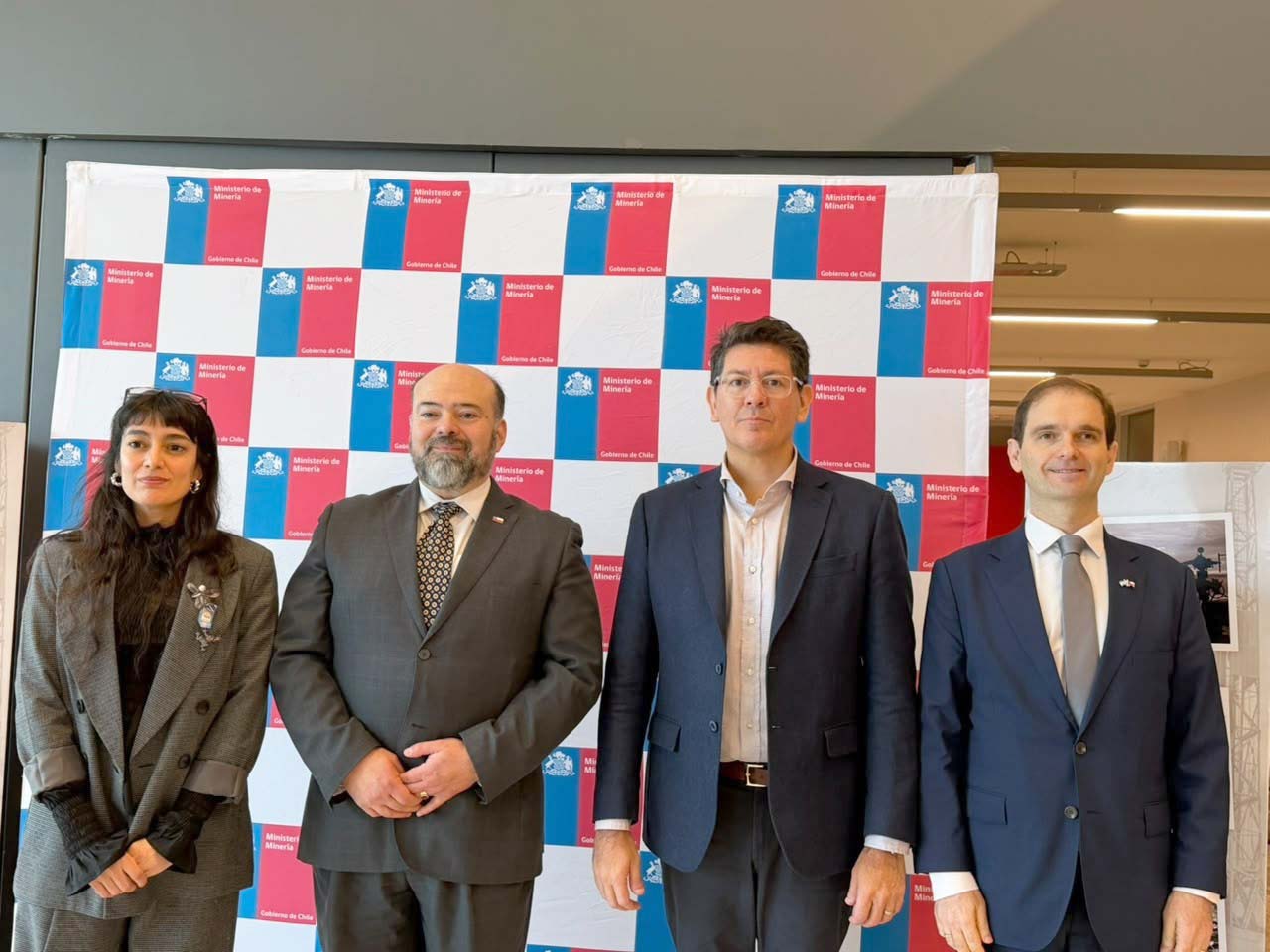Santa Cruz participó de la “Jornada Minera de Magallanes” en Punta Arenas