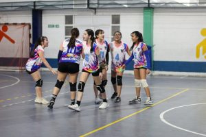 Puerto Santa Cruz define el certamen provincial de vóley femenino