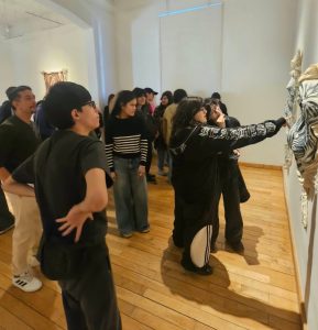 Promueven el cruce entre arte y biomecánica en las visitas guiadas del Museo Minnicelli