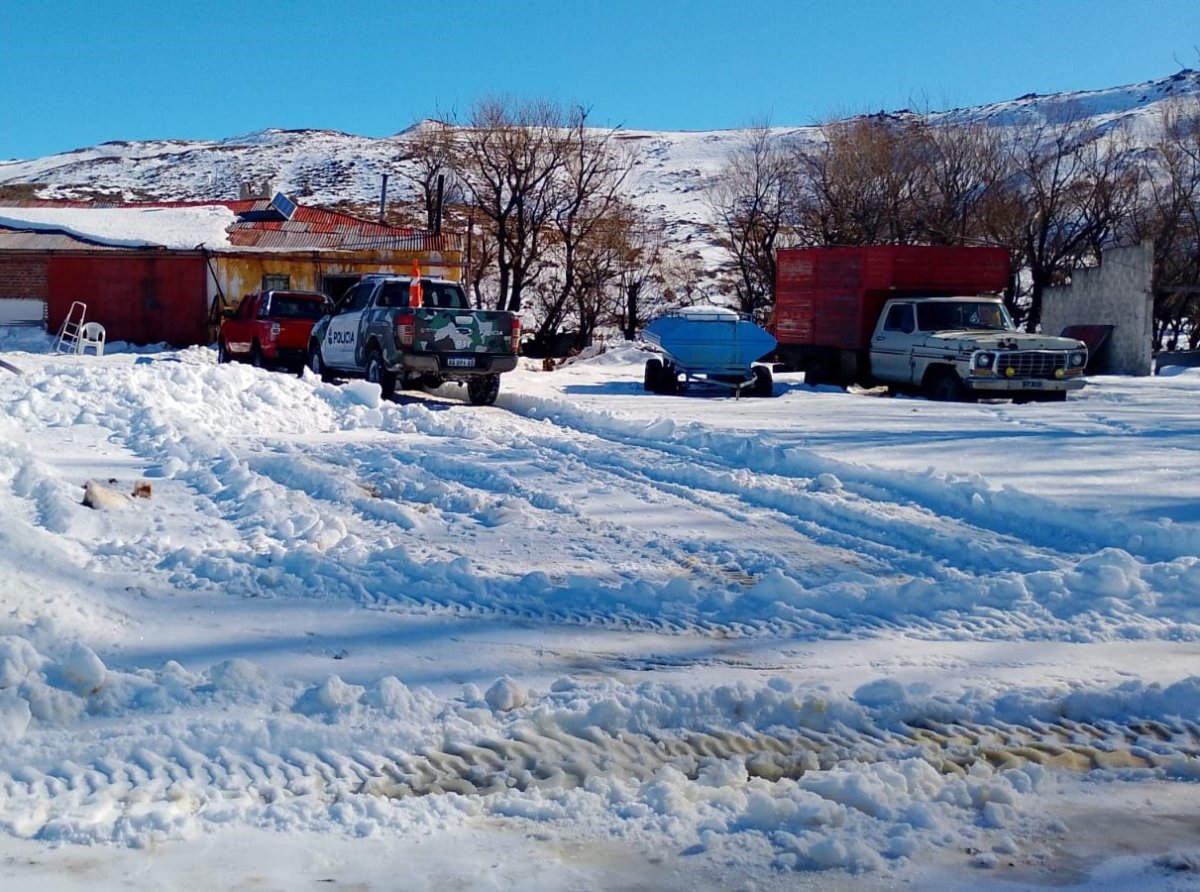 Vialidad Provincial desplegó operativos de asistencia y despeje de nieve en rutas santacruceñas