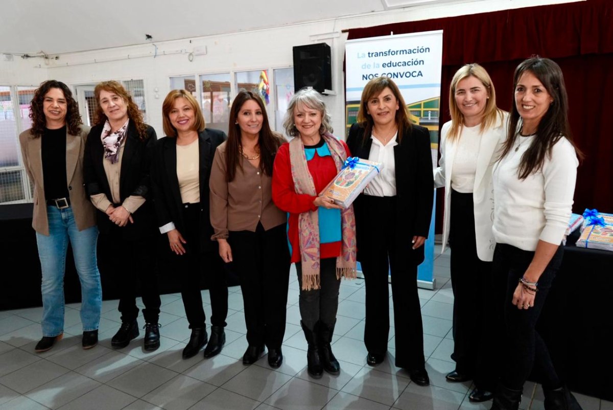 Educación presentó y entregó libros para fortalecer la alfabetización inicial en la Zona Norte