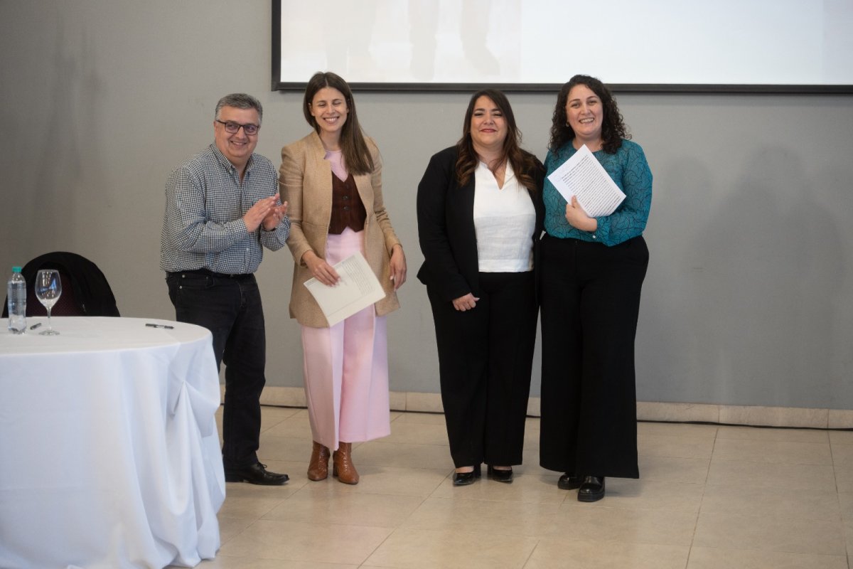 Tras más de 10 años de espera, familias de Piedra Buena recibieron los títulos de propiedad de sus hogares