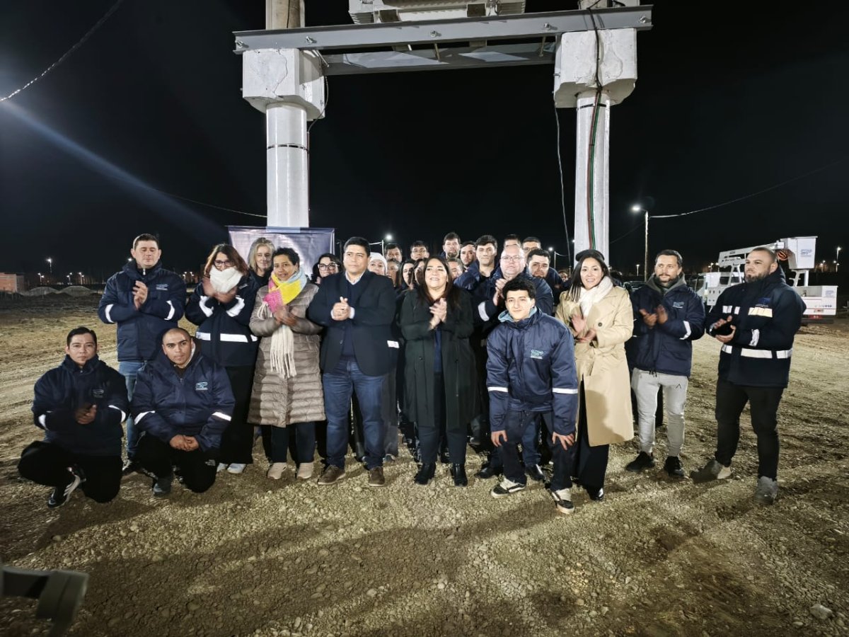 Con nuevas luminarias led, el Barrio Monte León avanza en infraestructura y calidad de vida