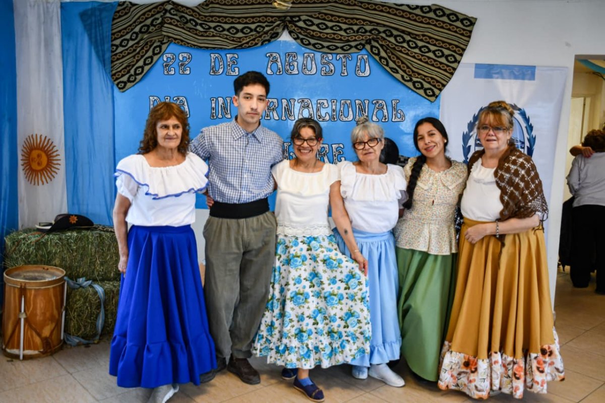 Recuerdos Compartidos celebró el Día Nacional del Folclore