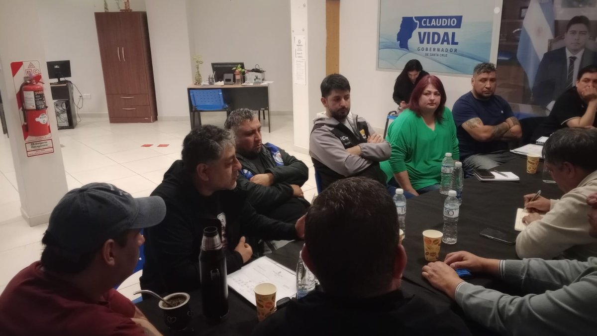 Trabajo dialogó con gremios de YCRT y atendió la situación del personal despedido por Autofarma