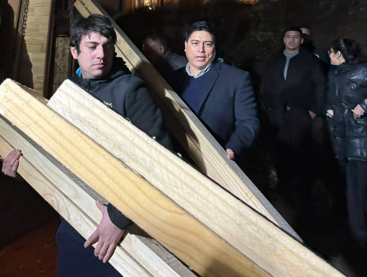 Vidal apoyó a carpintero de Piedra Buena afectado por un incendio