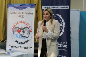 Educación presentó y entregó libros para fortalecer la alfabetización en el Nivel Inicial de la Cuenca