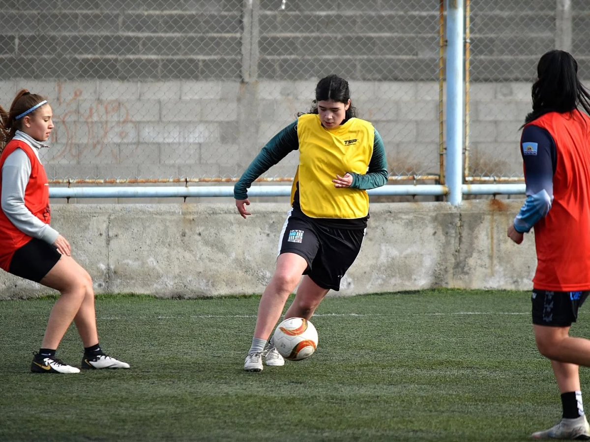Río Gallegos concentra a la preselección femenina de fútbol que busca un lugar en los Juegos de la Araucanía