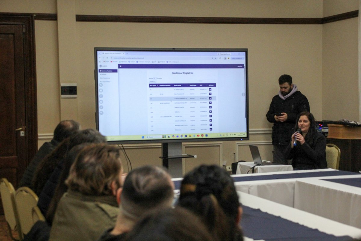 Santa Cruz avanza en la transformación digital en el Registro Único de Proveedores del Estado