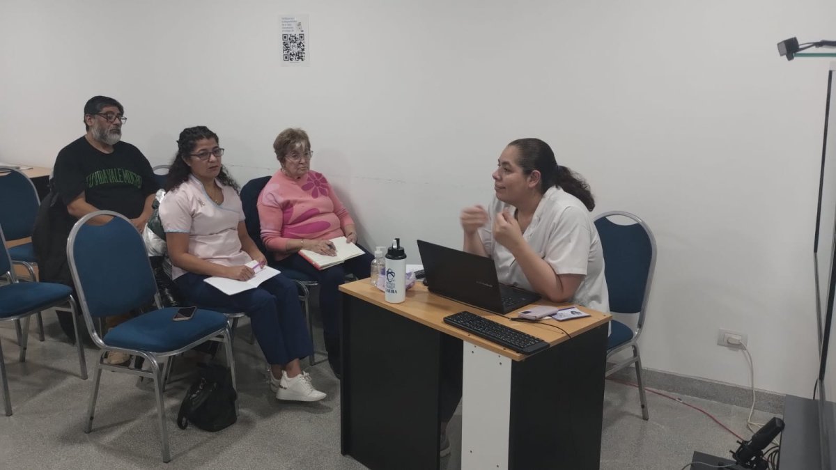 Dra. Laura Castro a cargo de la capacitación
