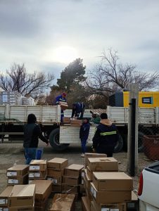 Continúan con la colocación de luminarias en distintas localidades