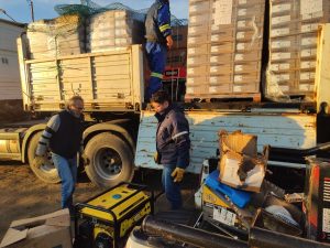 Continúan con la colocación de luminarias en distintas localidades